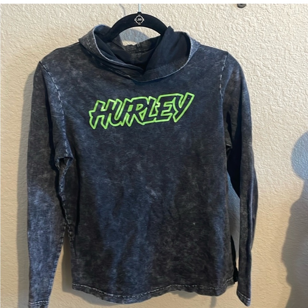5 Shirts total 4 hurley shirts and 1 champion Shirt